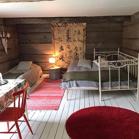 Paeivin Pirtti - Pirttikahvila Ja B&B 洛斯托 外观 照片