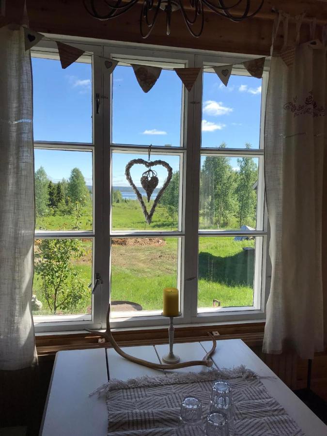 Paeivin Pirtti - Pirttikahvila Ja B&B 洛斯托 外观 照片