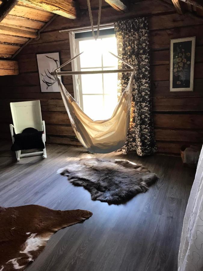 Paeivin Pirtti - Pirttikahvila Ja B&B 洛斯托 外观 照片