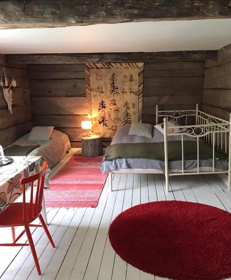 Paeivin Pirtti - Pirttikahvila Ja B&B 洛斯托 外观 照片